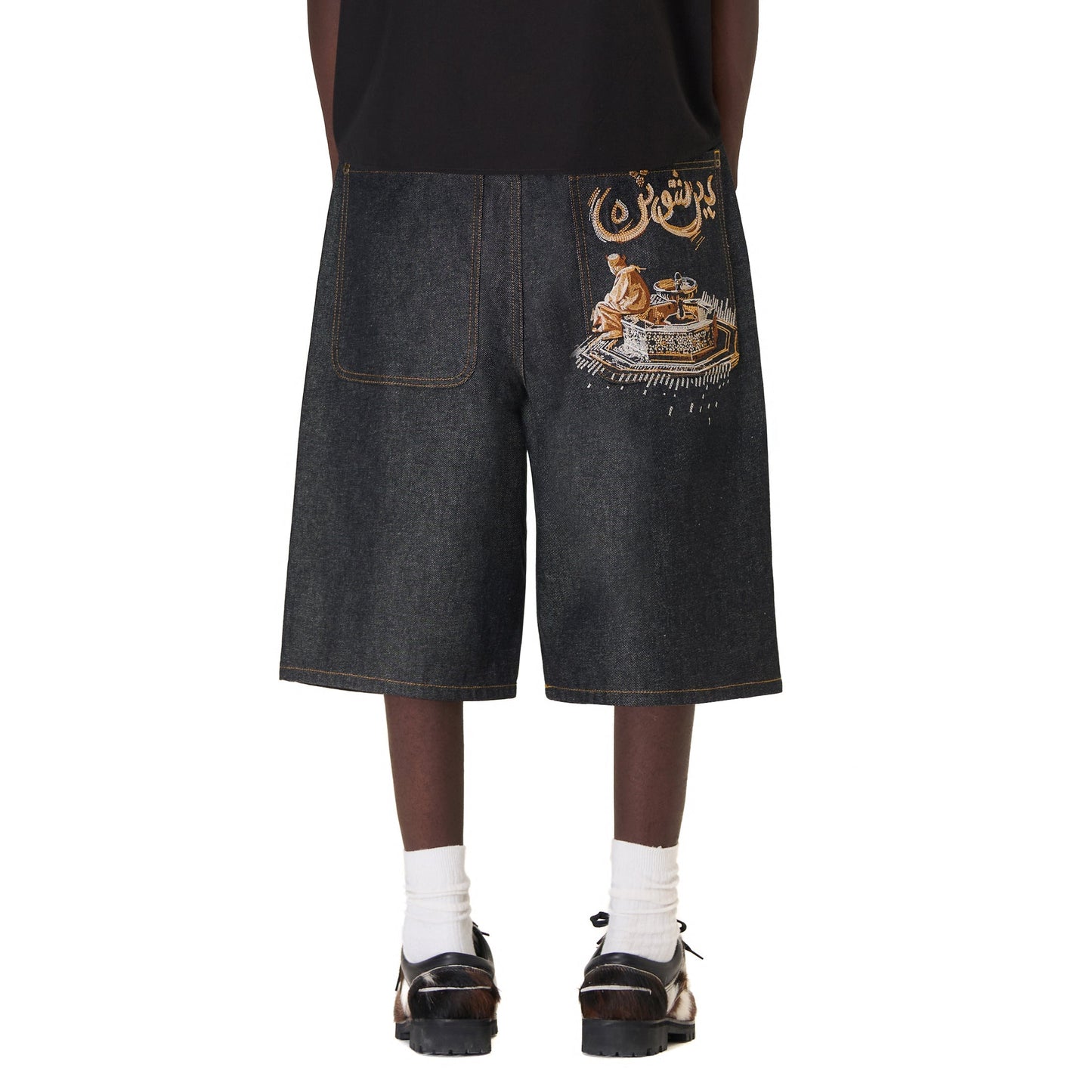 "aziza" black raw Jorts 01