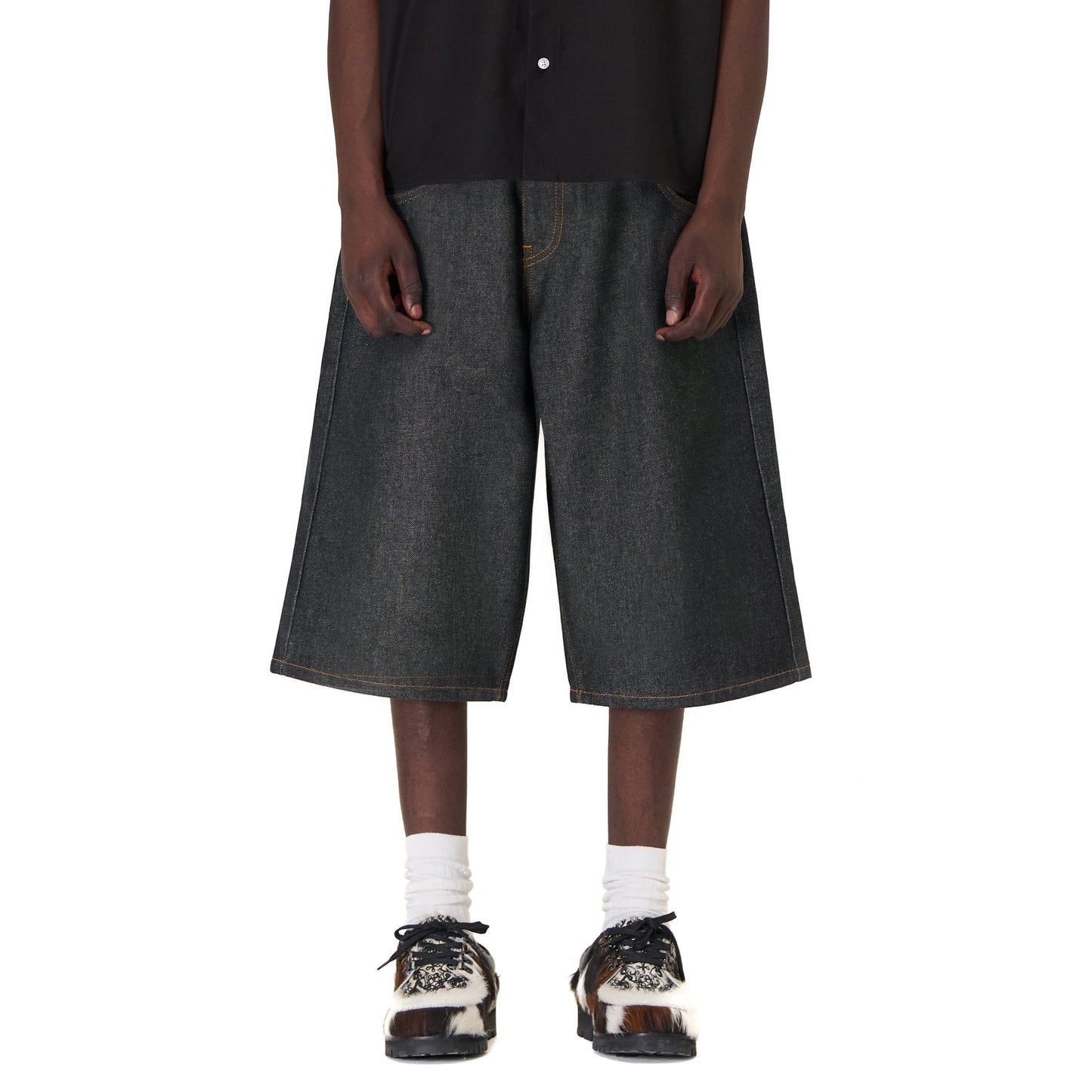 "aziza" black raw Jorts 01
